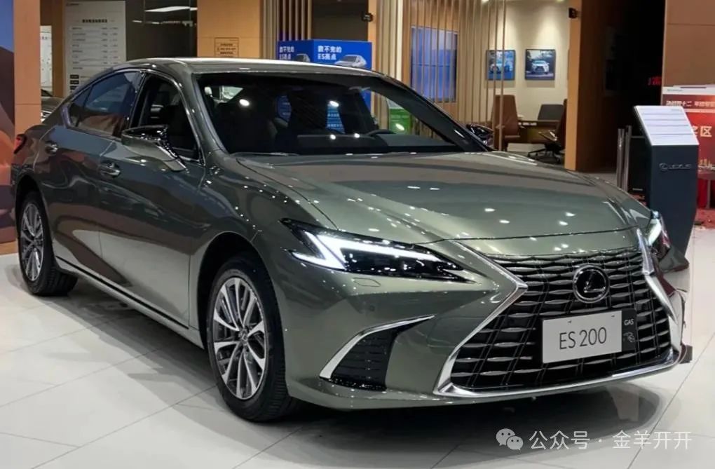 New Special Edition of Lexus ES Launched!
