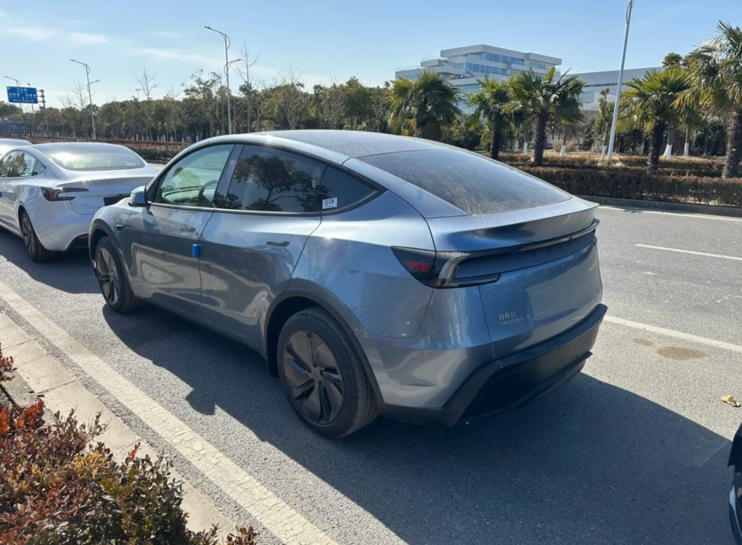 Tesla Model Y New Design 1