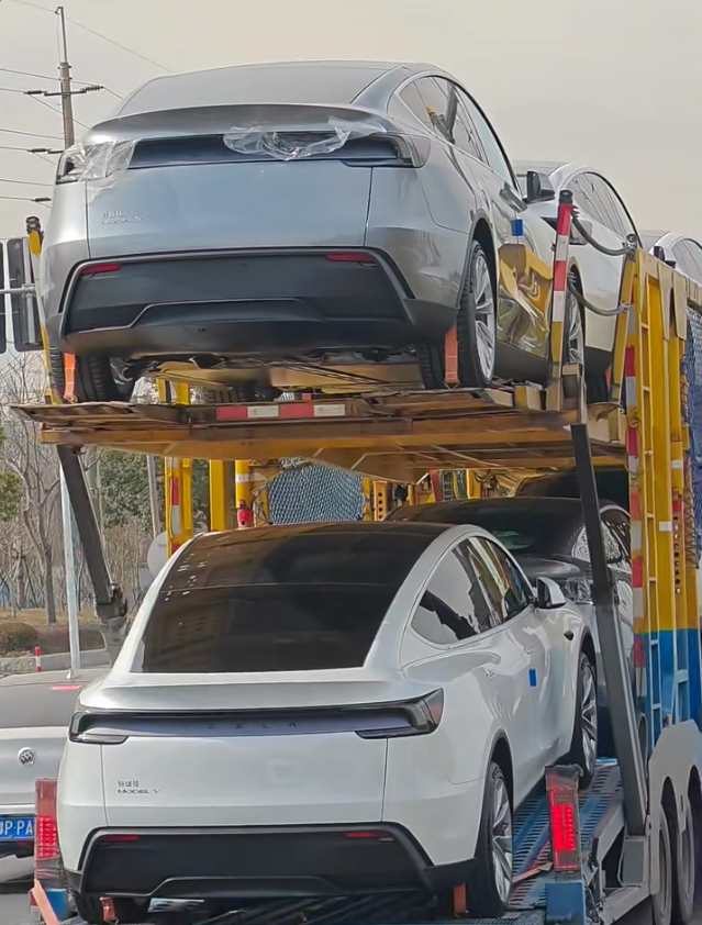 Tesla Model Y Dashboard