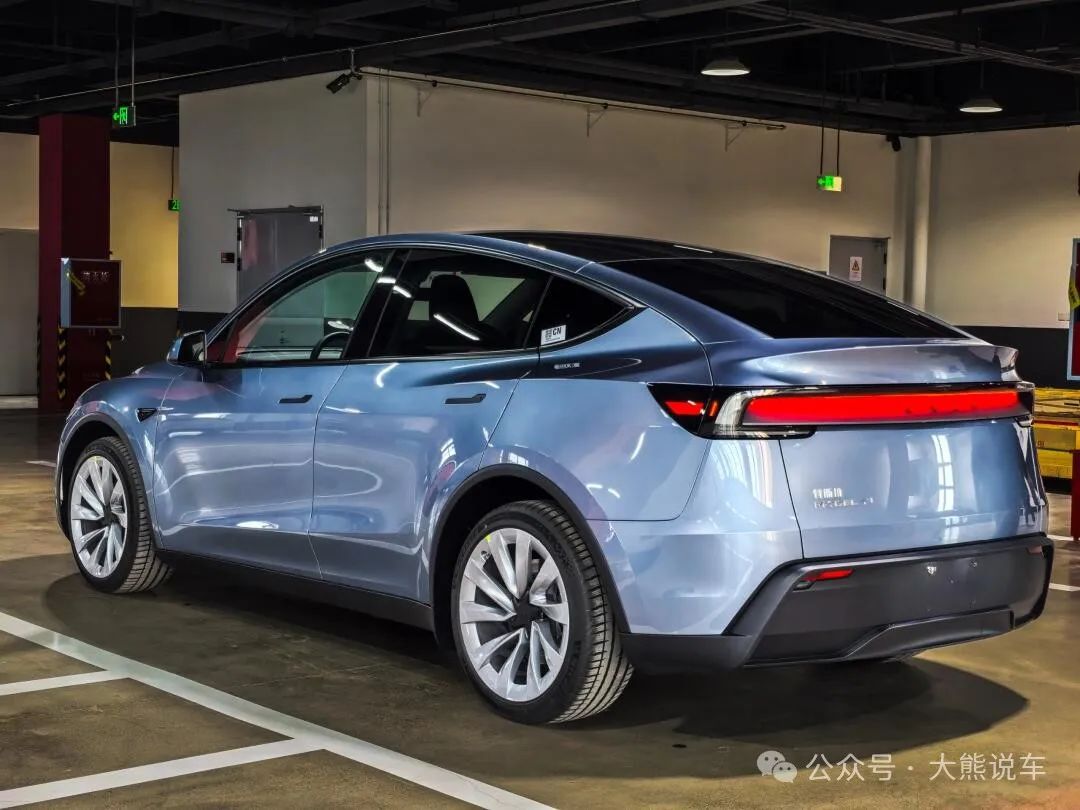 Model Y Image 6