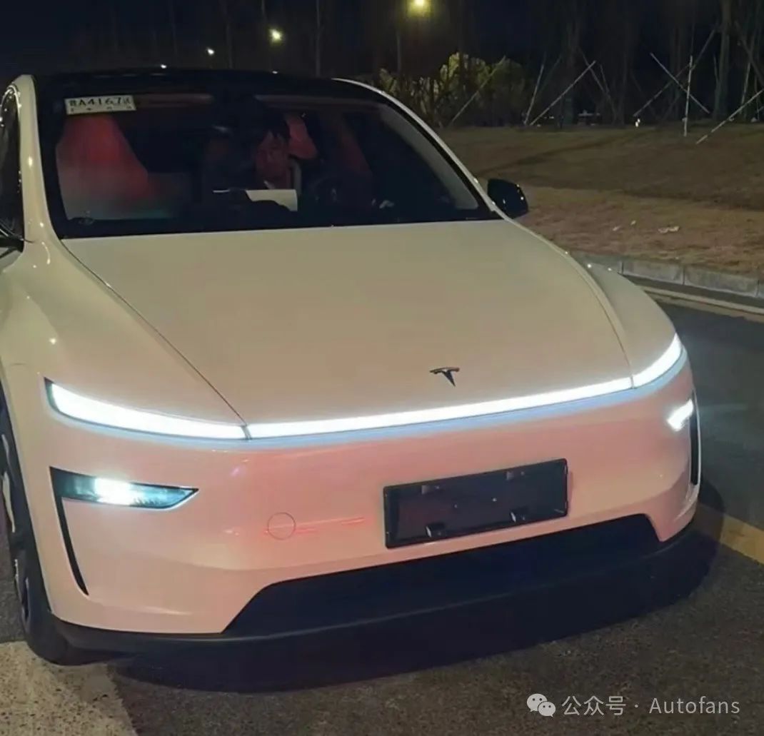 Tesla Model Y Dashboard