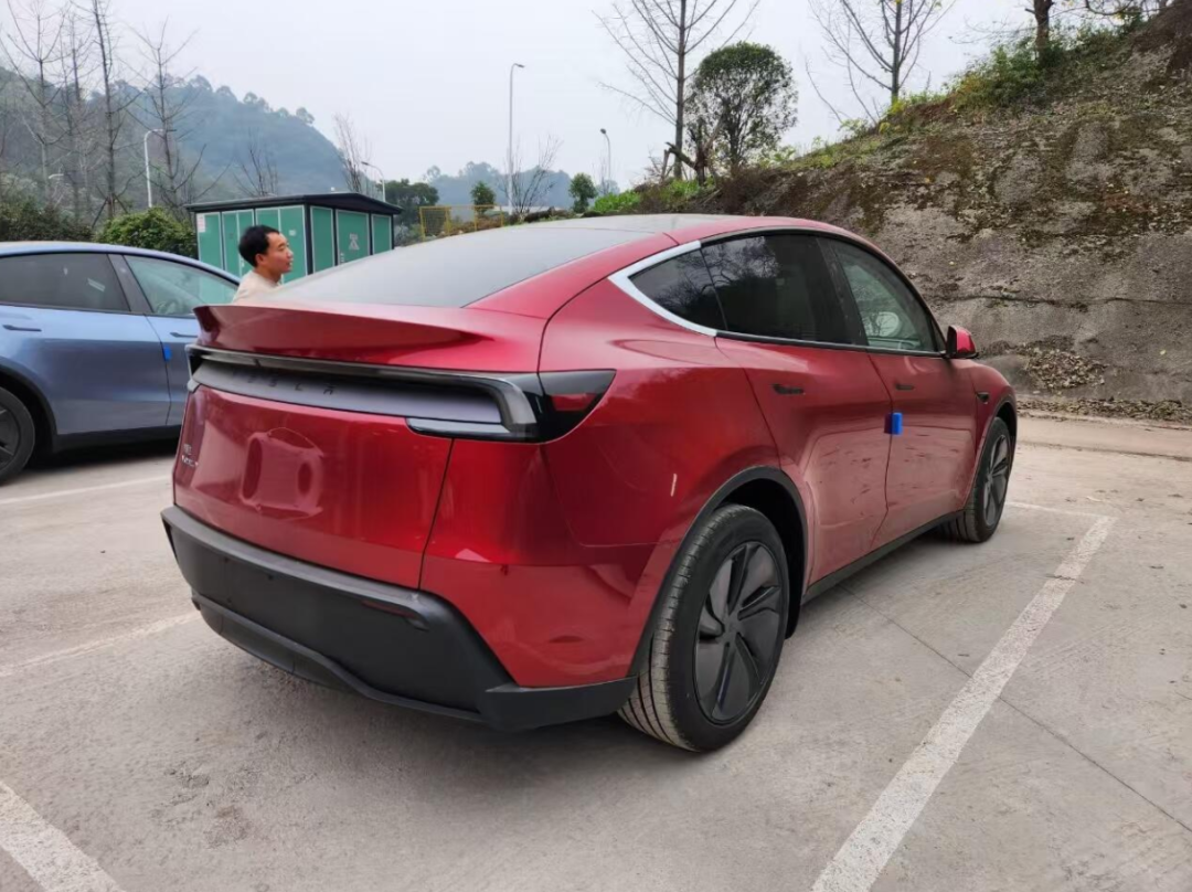 Tesla Model Y New Design 5