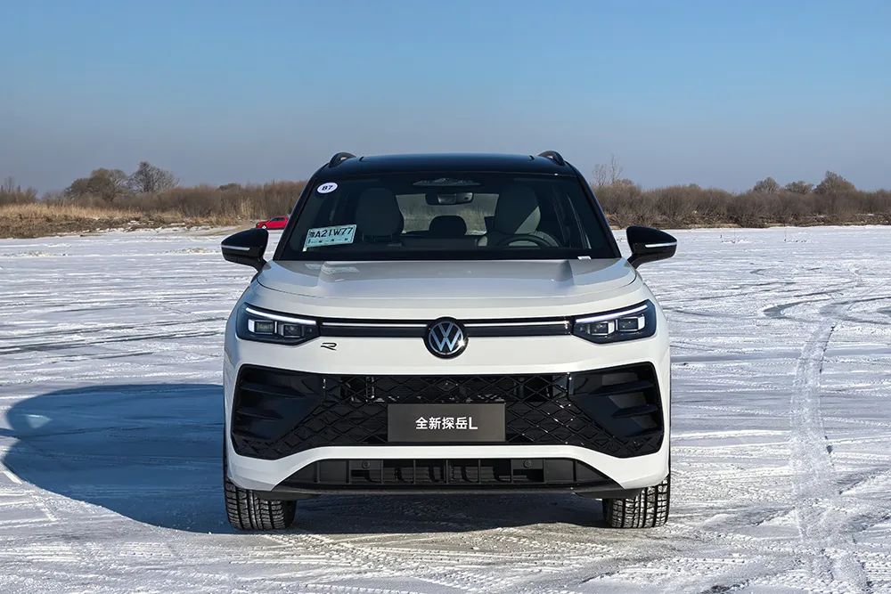 The New Volkswagen Tayron L: One of the Most Powerful SUVs Priced at About 200,000 RMB