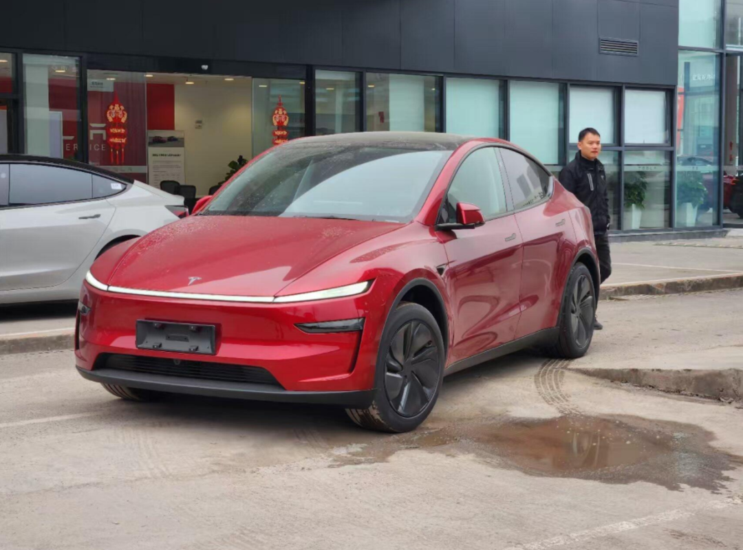 Tesla Model Y New Design 4