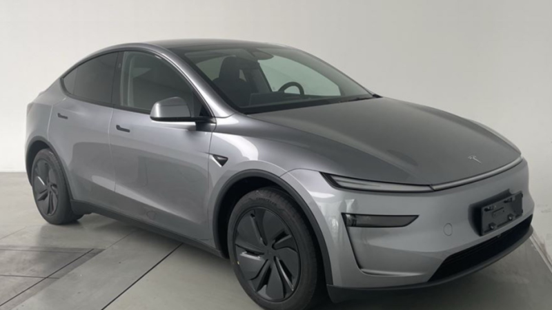 Tesla Model Y Glacial Blue Unveiled, Starting at 263,500 Yuan!