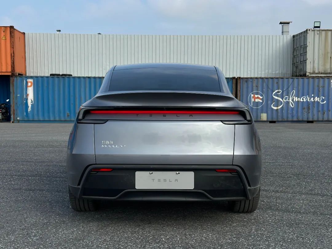 Model Y Image 4