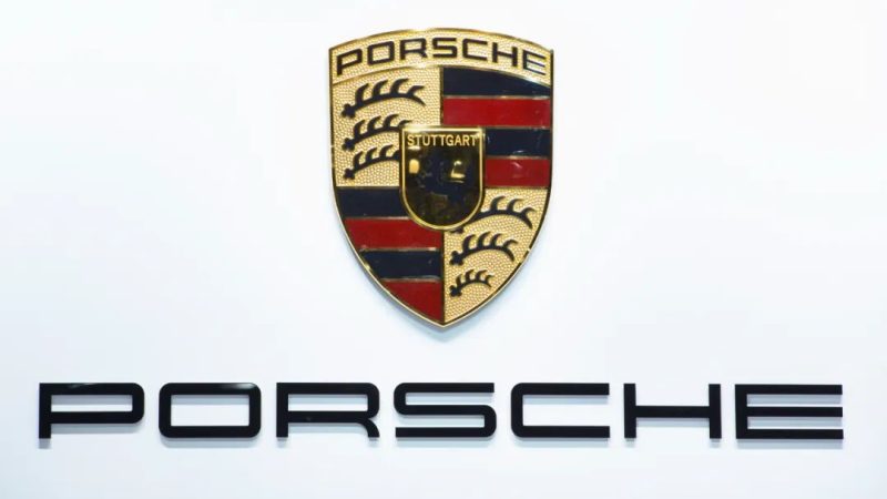 Porsche Can’t Hold On Anymore!