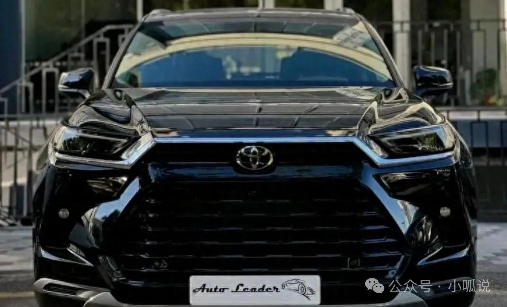 2025 Toyota Highlander Interior