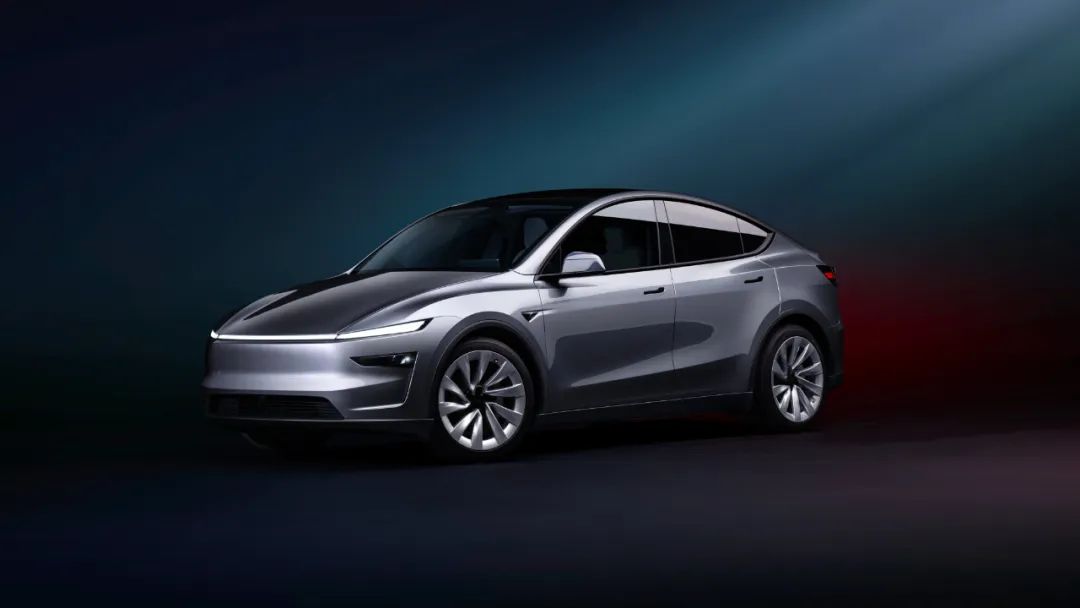 Tesla Unveils New Images of the Model Y Refresh Without the Iconic âTâ Logo