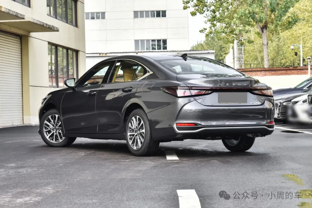 Lexus ES Selling Without Price Increase! Average Monthly Sales of 9,000 Units, Surpassing Toyota Avalon