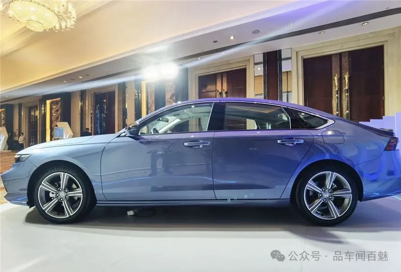 Honda’s “Half of the Eleventh Generation” Accord Arrives: Redesigned Front, Sportier Look, and Increased Dimensions