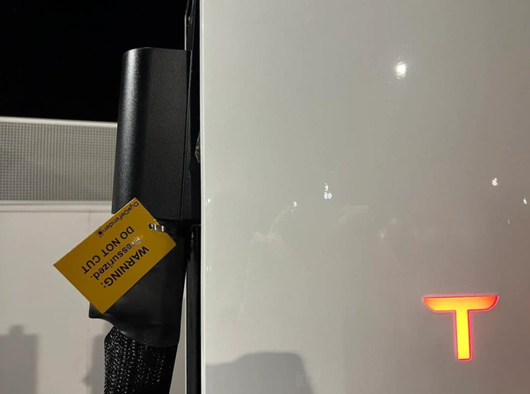 Tesla Dresses Cables in “Anti-theft Suits” After Frequent Damage to Supercharging Stations