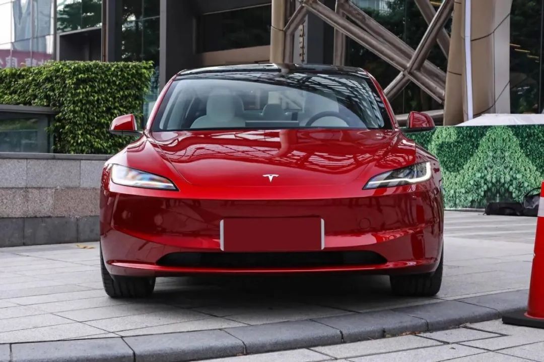 Tesla Model 3 Features