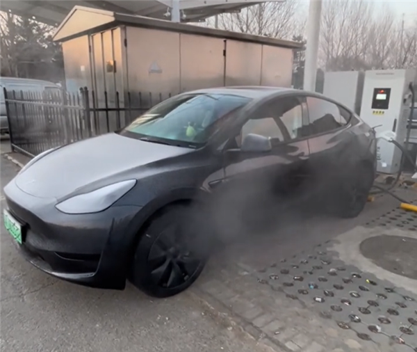 Tesla Model Y Emits White Vapor During Night Charging: Not a Fire Hazard, No Need to Worry