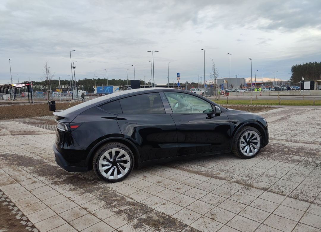 Close-up of the All-Black Paint Finish