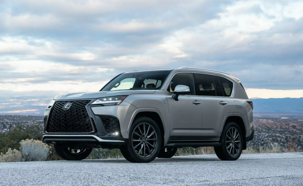 Lexus LX 700h