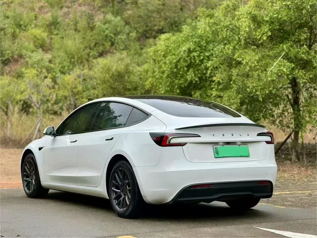 More Than Just an “Upgraded” Model 3: Experiences from Drivers on the New Model Y