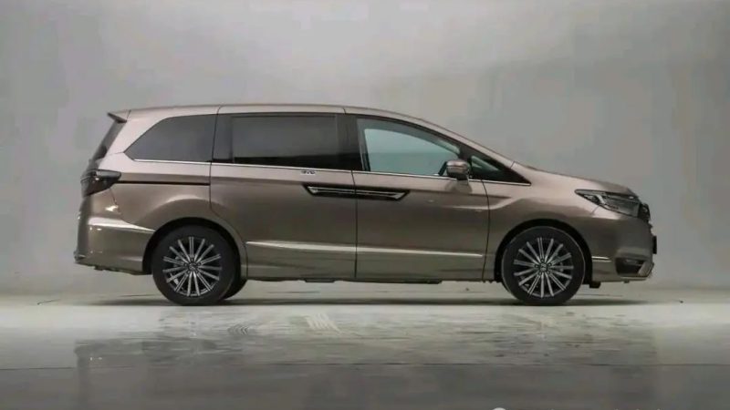 Honda’s Explosive Arrival! Seven-Seater MPV Prices Plummet to 170,000, 2.0L Hybrid Consumption at 4.5L, Destroys GL8