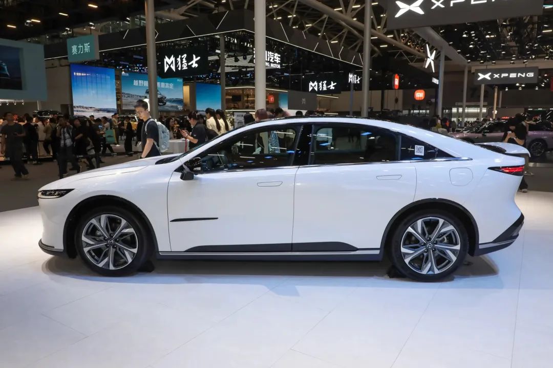 Exterior Design of the Mazda EZ-6