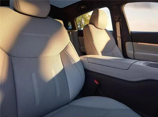 New Xiaopeng G6 Interior Official Images Released: Air Conditioning Vents Changed to Manual Adjustment