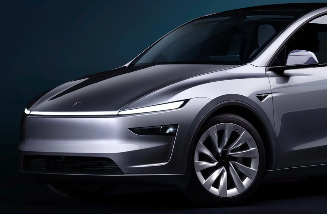 How to Choose Between the Old and New Model Y? The New Model Features Upgrades but is More Expensive, While the Old Model Offers a Discount of 10,000 and is Available Now!