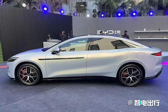 BYD Tang L