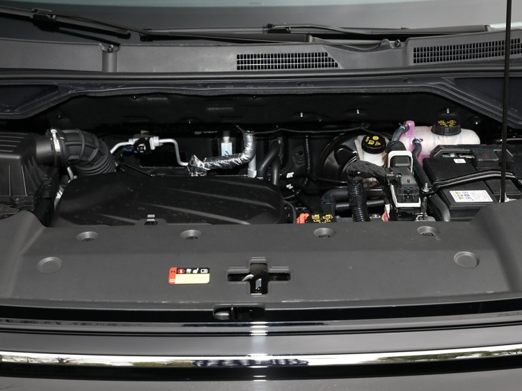 Hybrid MPV Image 5