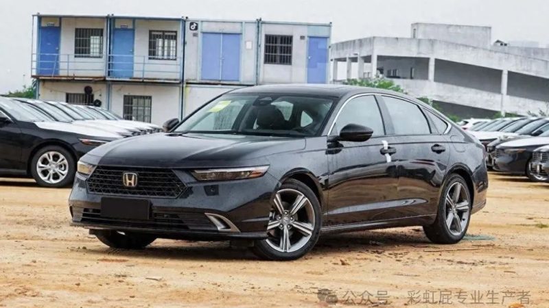 The Accord and Magotan Stun at the Gas Station! Over 90,000 Mid-Size Cars Rolling Nationwide with Just One Tank of Gas!