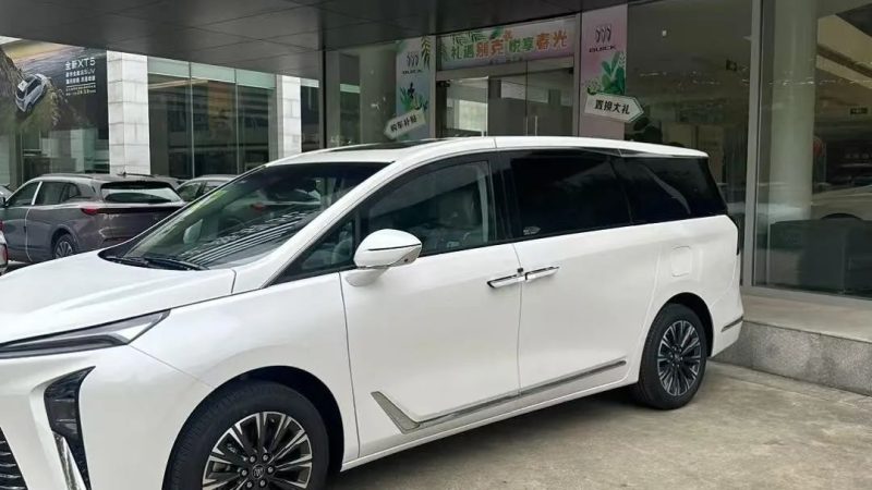 350,000 Yuan Spent on the 2025 Buick GL8 ES Luxury 2.0T Elite Model: A Genuine User Experience Review