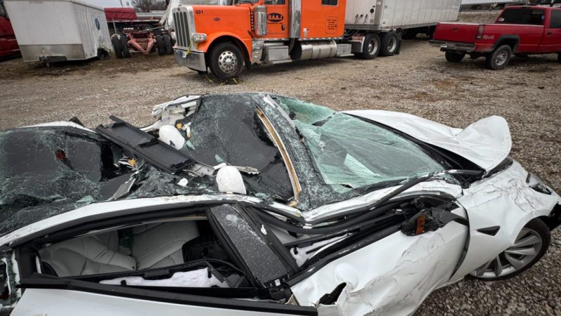 Model 3 Overturned by Heavy Truck, Owner Sustains Minor Injuries, Buys Another One – Tesla: Our Goal is to Build the Safest Cars